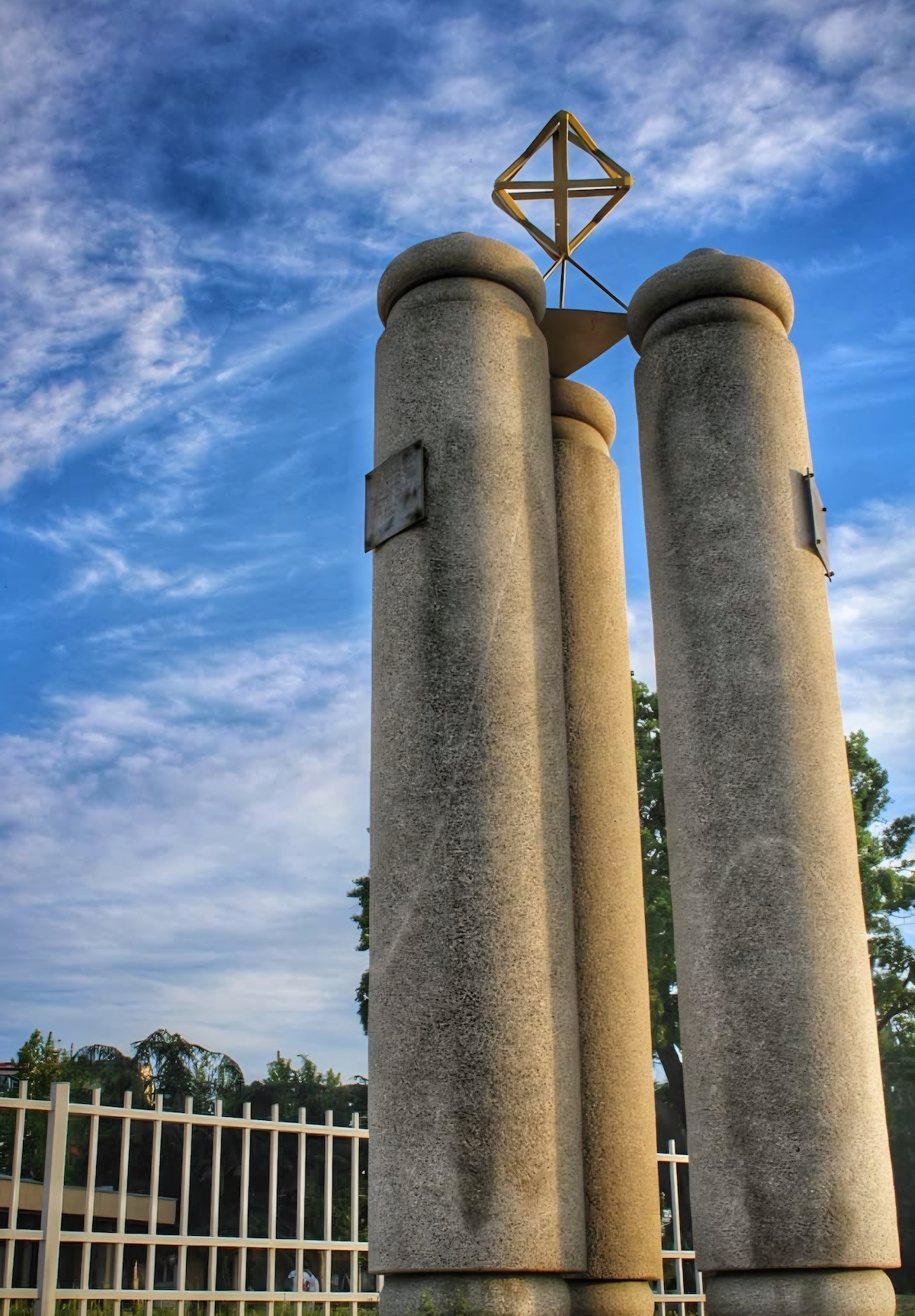 Spomenik za stradale Jevreje iz tzv. Kladovskog transporta