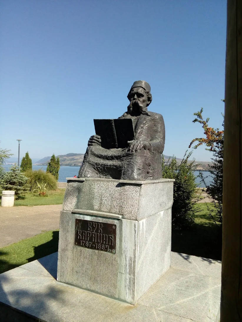 Spomenik Vuku Stefanoviću Karadžiću